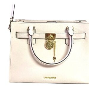 NWT Michael Kors Hampton bag. Perfect spring bag. Blush pink in color.